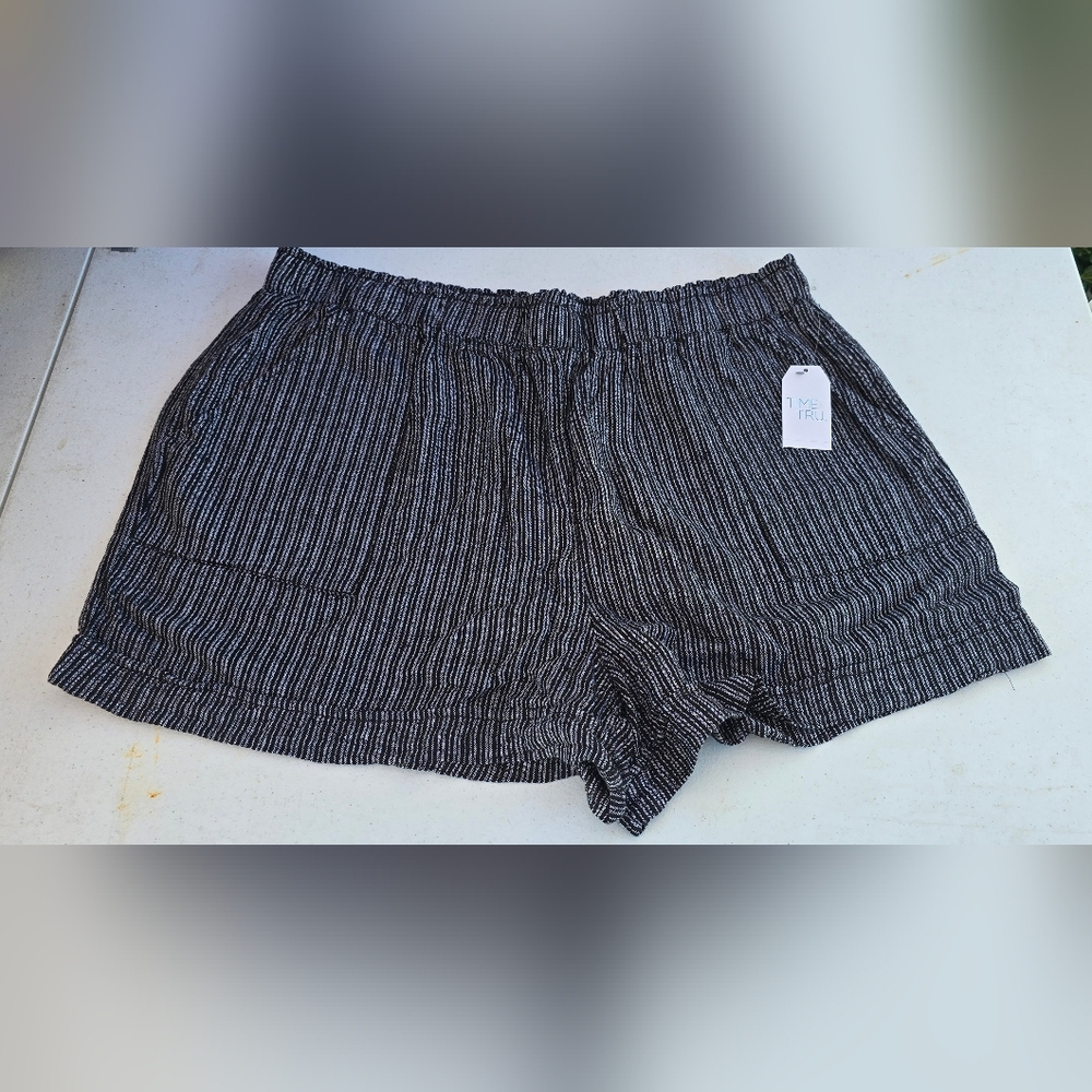 5 For 25$ Time and Tru Black and Grey Striped Lounge Shorts
